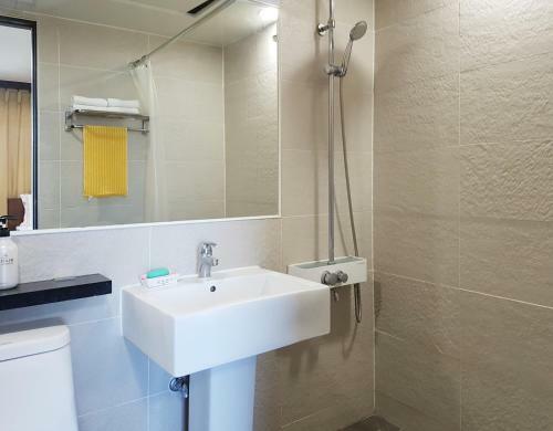 Goodstay Motel Hill