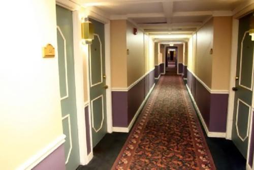 Hotel The Executive Inn