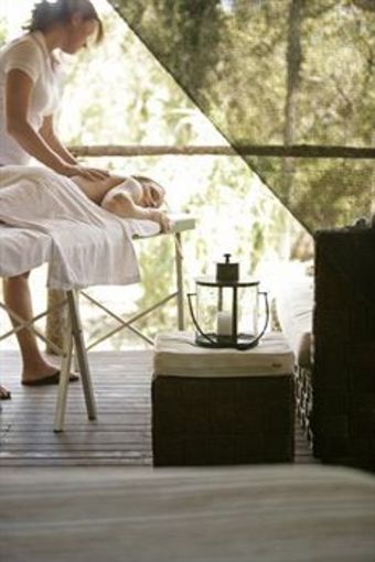 Hotel Paperbark Camp