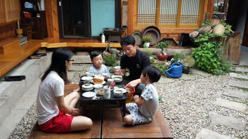 Hostal Eugene Hanok Guesthouse Dongdaemun
