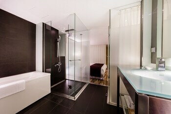 Mai Hotel