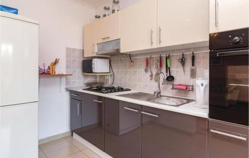 Holiday Home Valbandon Lavanda