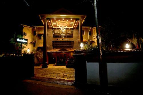 Hotel Devasura Inn