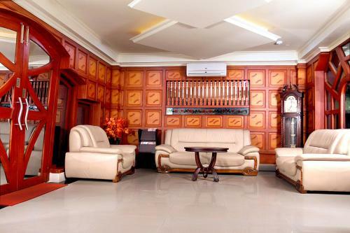 Hotel Devasura Inn