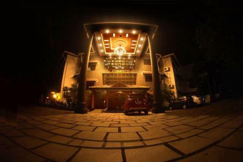 Hotel Devasura Inn