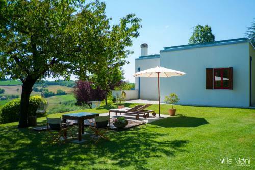 Hostal Villa Moni