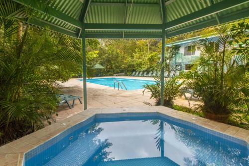 Lands In Love Hotel And Resort