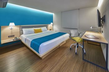 Hotel City Express Suites Quer�taro
