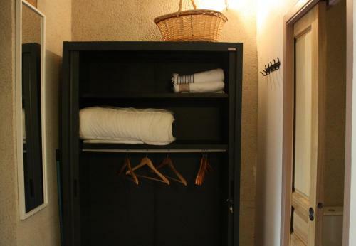 Hostal G�tes De La Perri�re