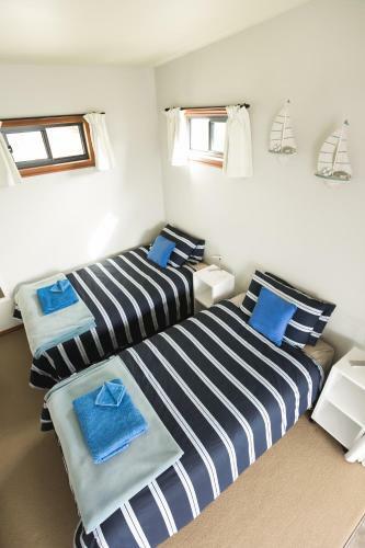 Larus Waterfront Cottage