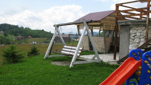 Hostal Pensiunea Pui De Urs Sirnea