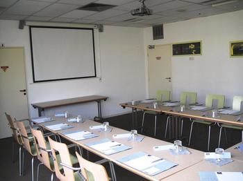Hotel Kyriad Paris Ouest - Colombes