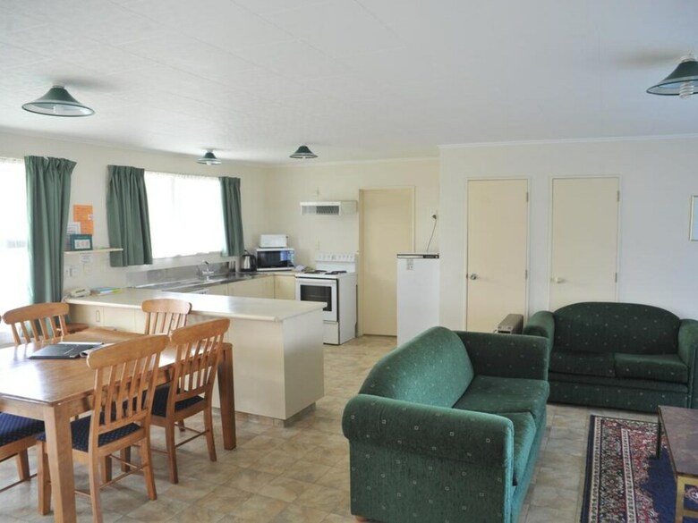 Alexandra Garden Court Motel