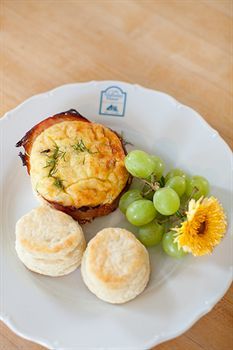 Holladay House Bed And Breakfast