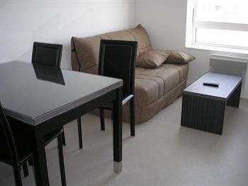 Aparthotel Fluvia Hotel Residence
