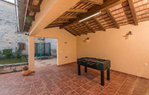 Hostal Holiday Home Peresiji 81