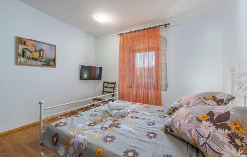 Hostal Holiday Home Peresiji 81