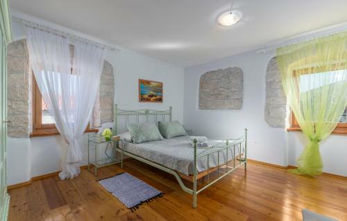 Hostal Holiday Home Peresiji 81