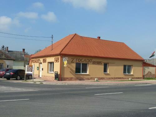 Hostal Z Fogad�
