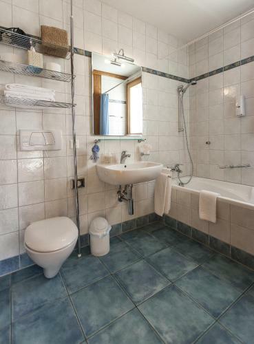 Hotel Arnica Scuol