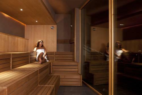 Hotel Arnica Scuol