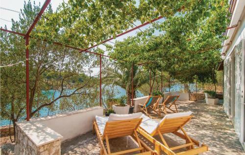 Holiday Home Milna Uvala Makarac