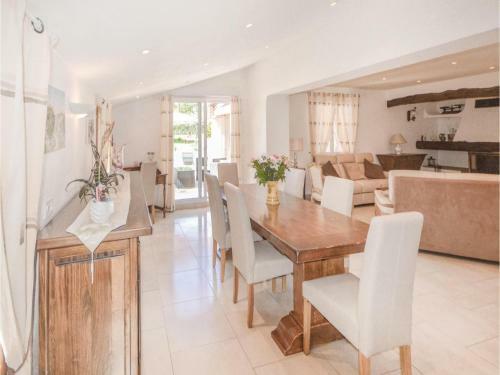 Holiday Home St.cezaire Ef-1555