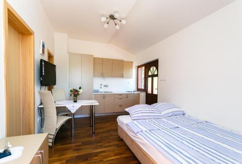 Apartments Josip