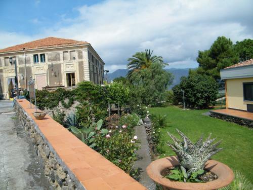 Agroturismo Etna Wine Azienda Agrituristica