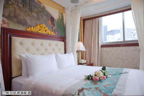 Lake Hotel