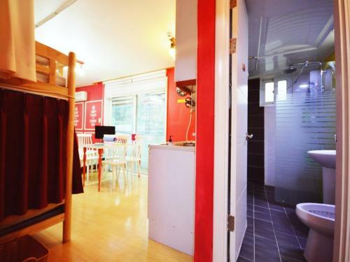 Hostal Han River Guesthouse In Seoul