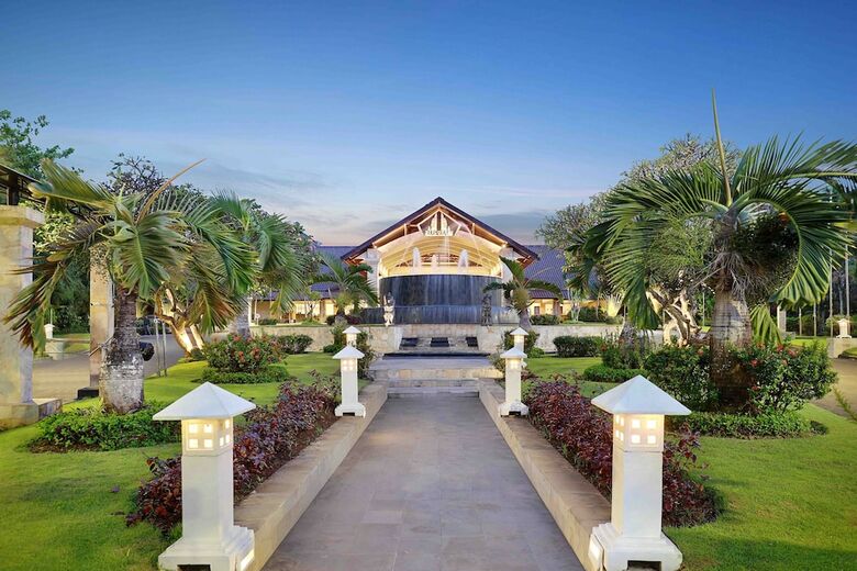 Hotel Discovery Kartika Plaza