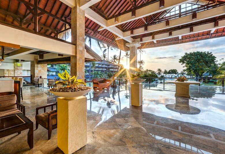 Hotel Discovery Kartika Plaza