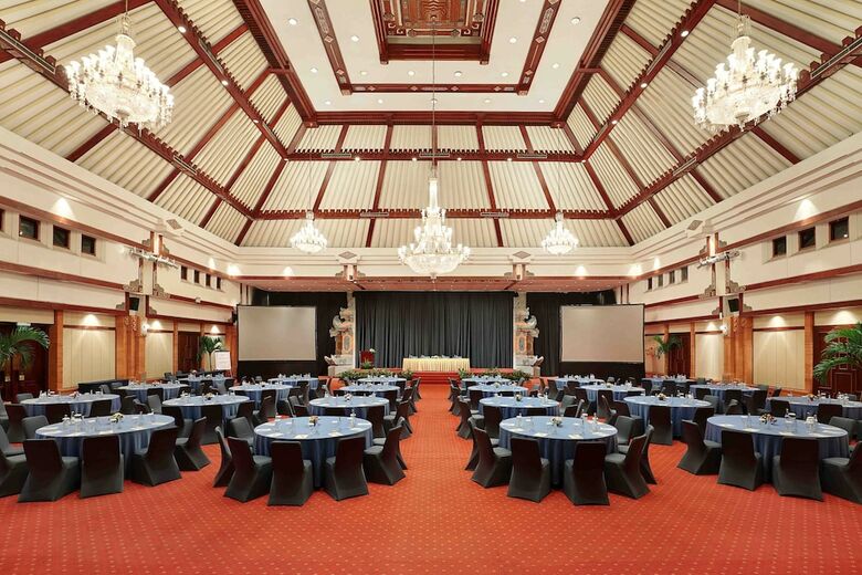 Hotel Discovery Kartika Plaza