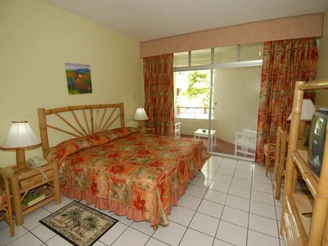 Hotel Toby's Resort