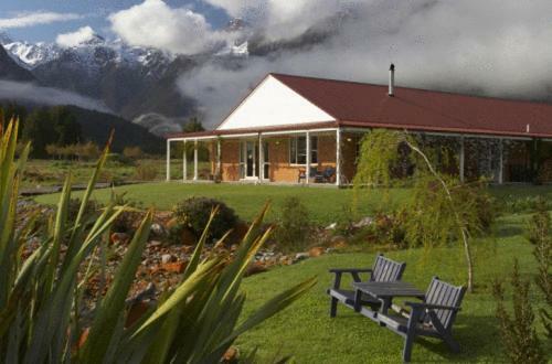 Hotel Misty Peaks