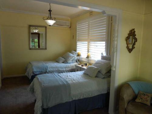 Hillview Oak B&B