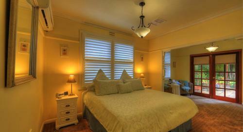 Hillview Oak B&B