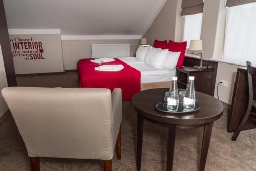 Comm Hotel
