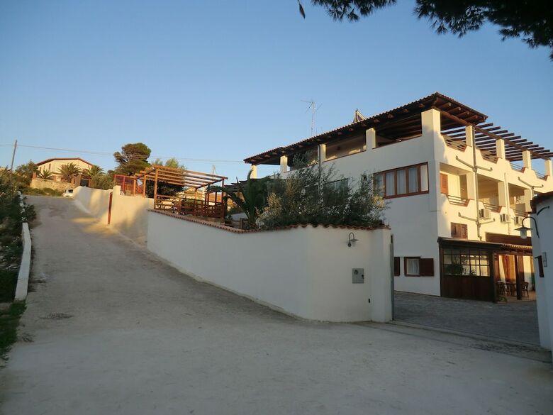 Bed & Breakfast Mediterraneo Mare E Sole