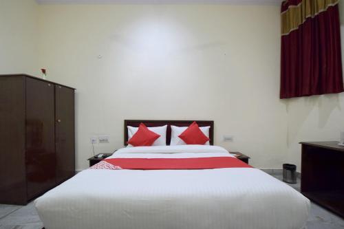 Oyo Flagship 24936 Hotel C-9