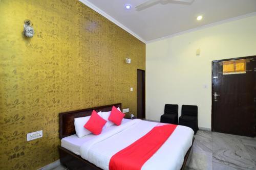 Oyo Flagship 24936 Hotel C-9