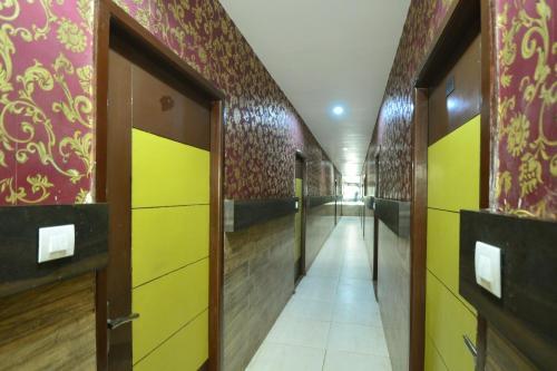 Oyo Flagship 24936 Hotel C-9