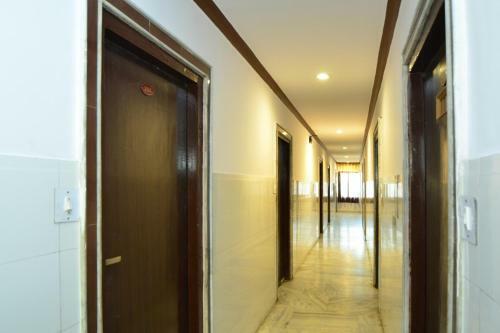 Oyo Flagship 24936 Hotel C-9