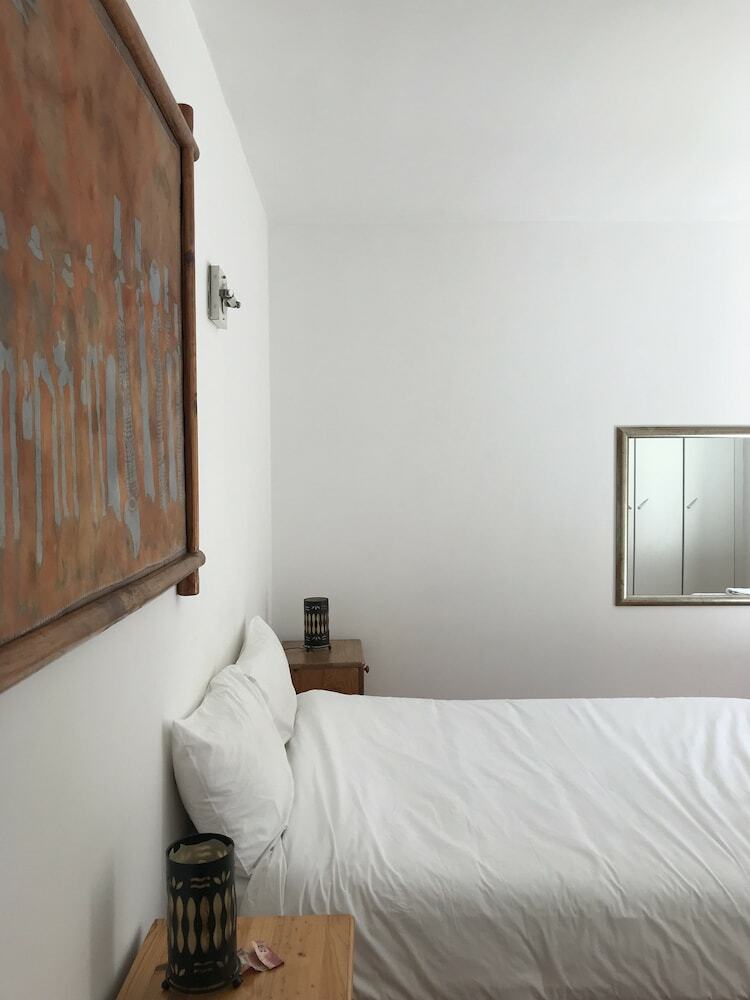 Hostal Sunset Residence