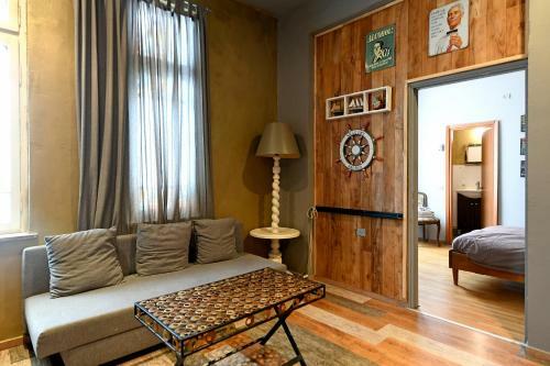 Eclectic Aparthotel