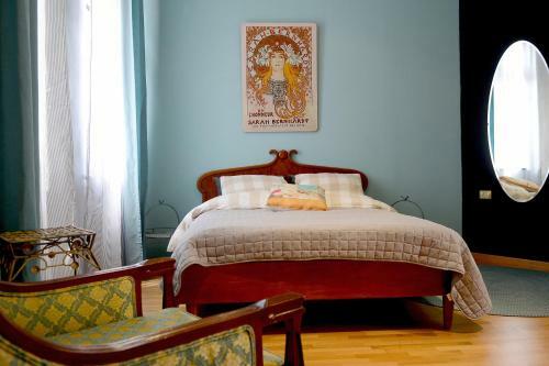Eclectic Aparthotel