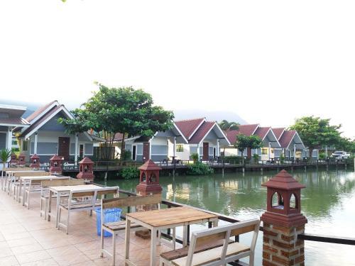 Hotel Ban Naam Resort