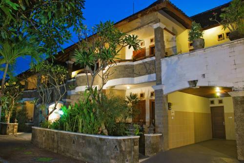 Hostal Taman Ayu 212