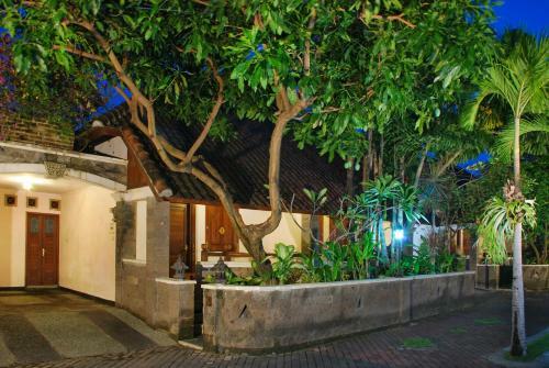 Hostal Taman Ayu 212